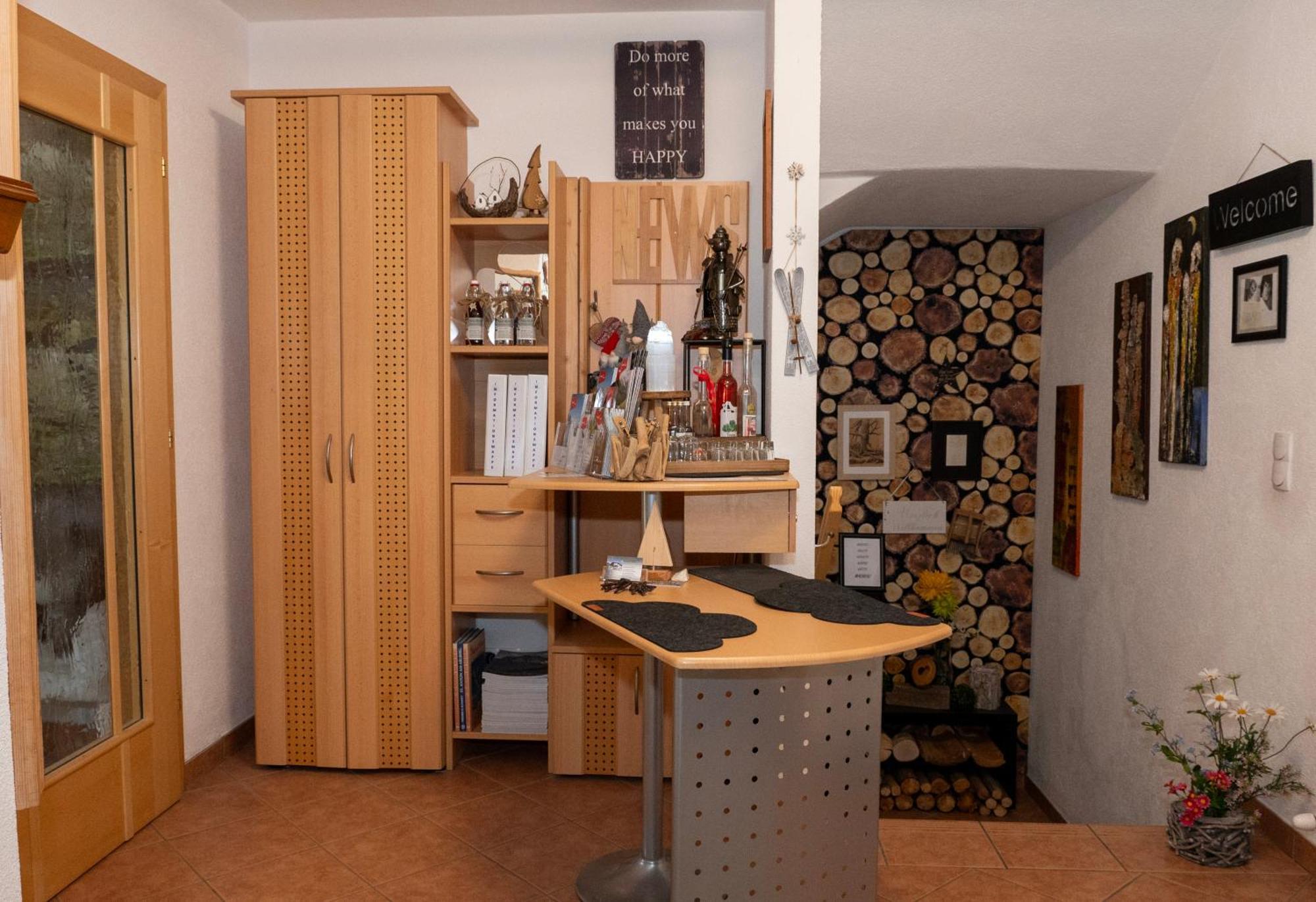 Haus Alpin Apartments Pettneu am Arlberg Bagian luar foto