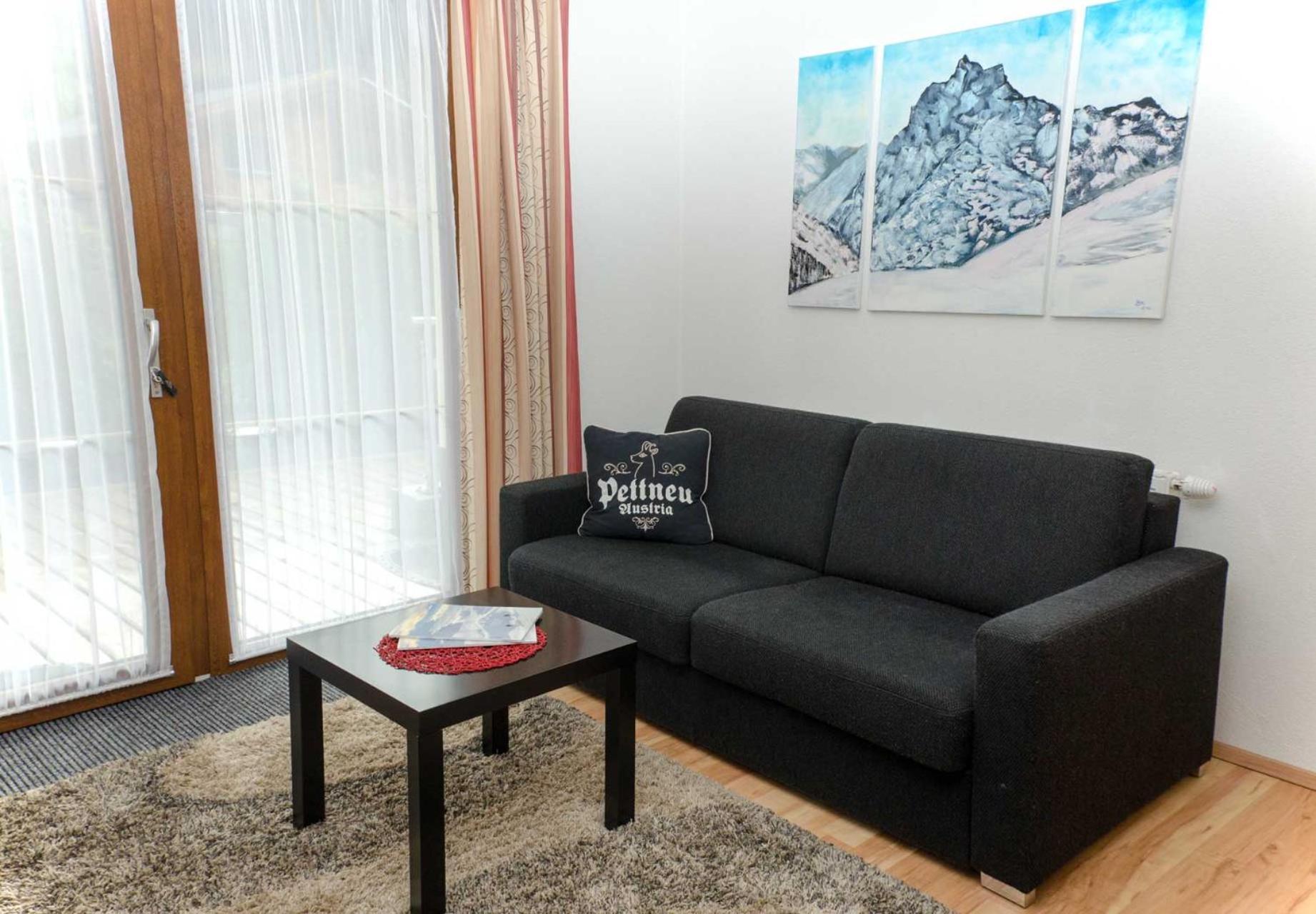 Haus Alpin Apartments Pettneu am Arlberg Bagian luar foto
