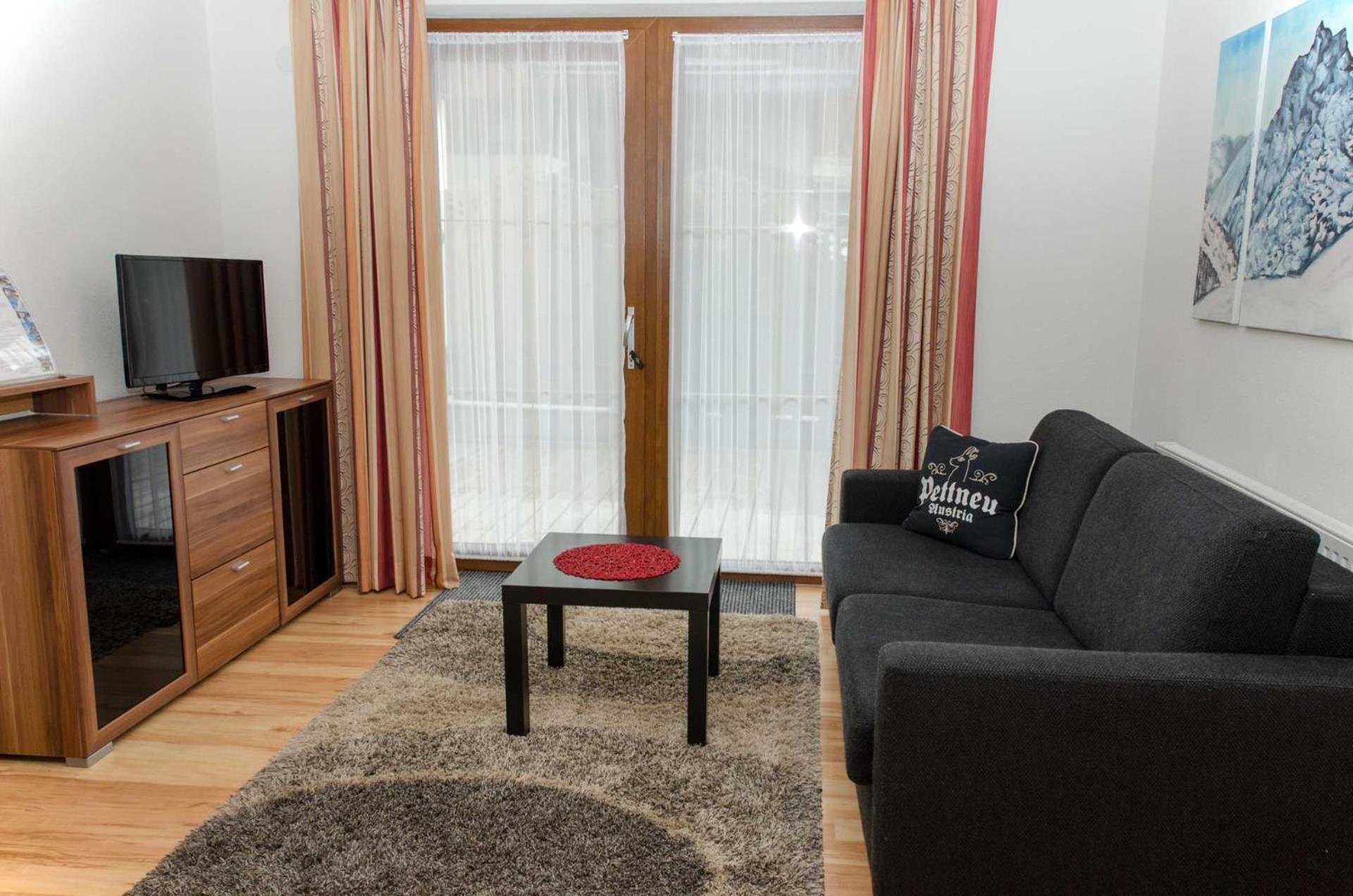 Haus Alpin Apartments Pettneu am Arlberg Bagian luar foto