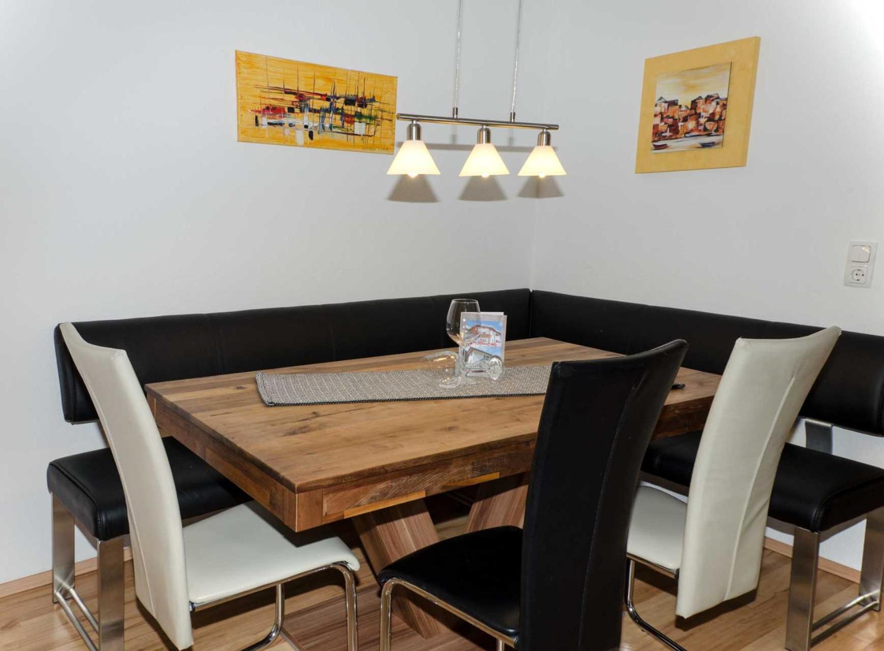 Haus Alpin Apartments Pettneu am Arlberg Bagian luar foto