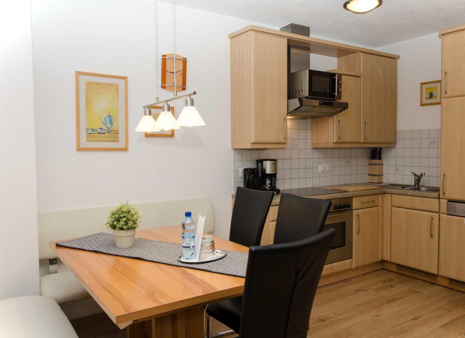 Haus Alpin Apartments Pettneu am Arlberg Bagian luar foto