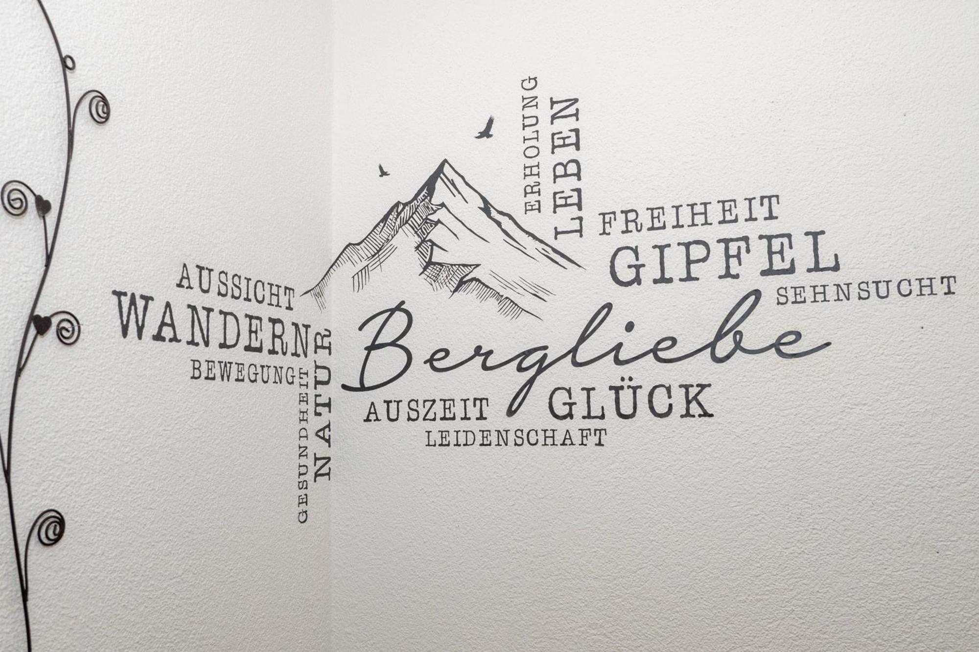 Haus Alpin Apartments Pettneu am Arlberg Bagian luar foto