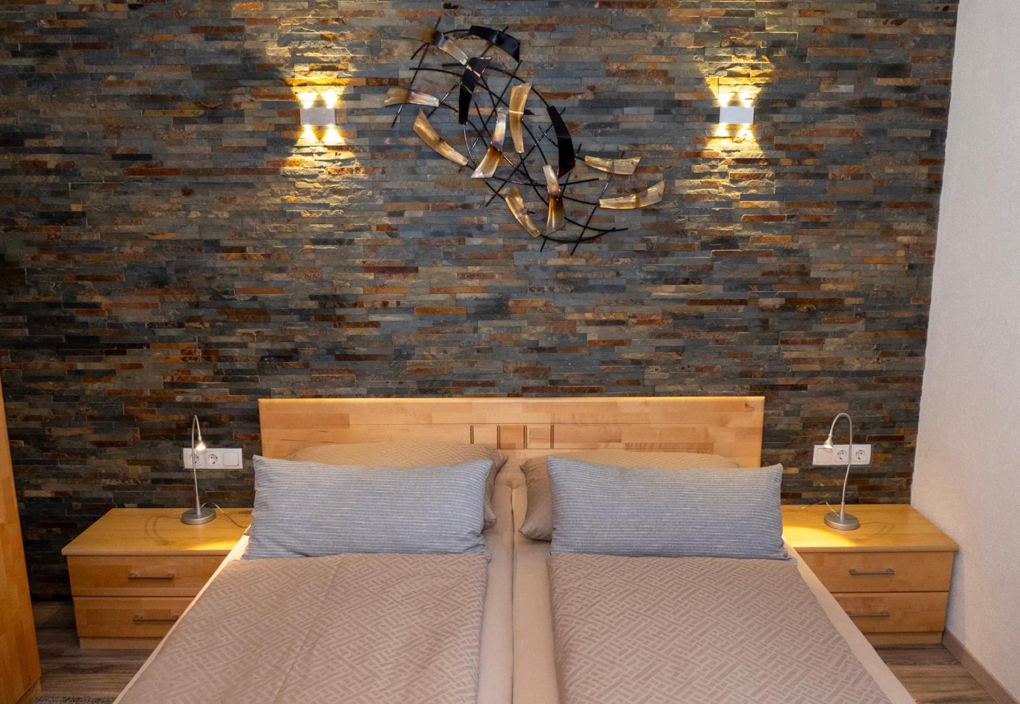 Haus Alpin Apartments Pettneu am Arlberg Bagian luar foto