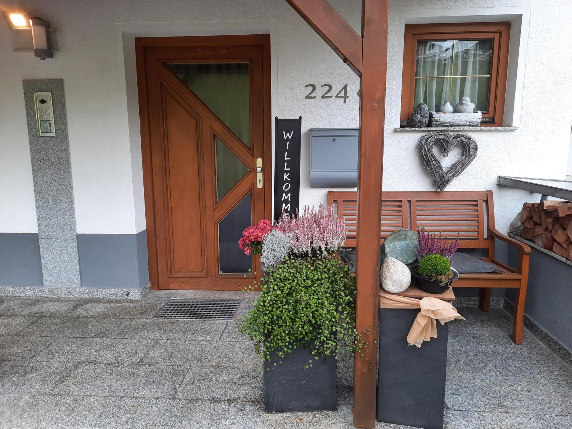 Haus Alpin Apartments Pettneu am Arlberg Bagian luar foto